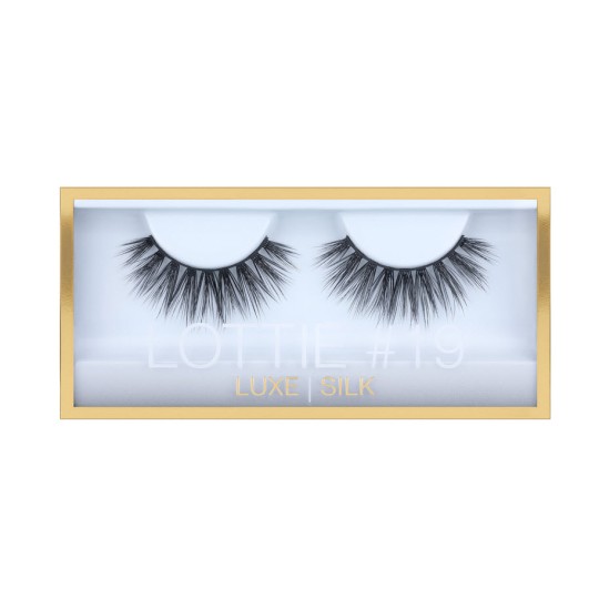 Huda Beauty Lottie Classic False Lashes