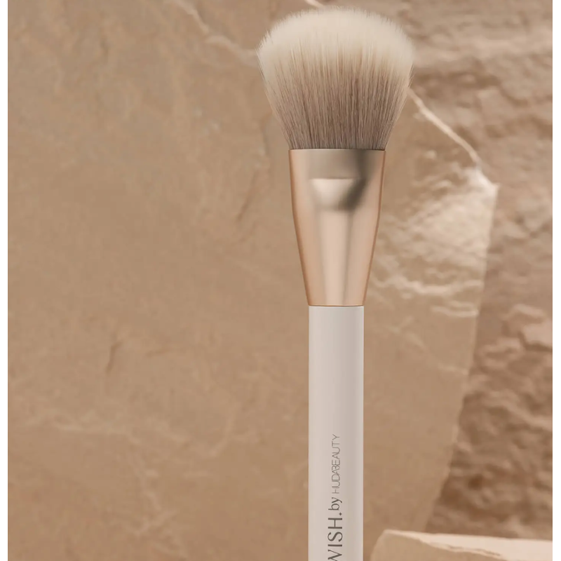 HUDA BEAUTY GLOWISH ALL OVER BRONZE FACE BRUSH